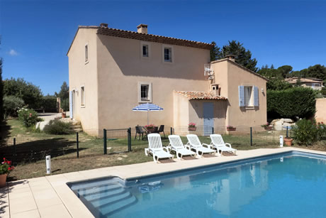 Gîte en Luberon avec piscine privée